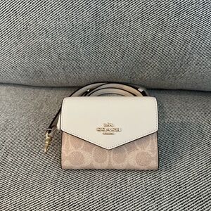 NWT Coach Mini Envelope Wallet With Strap CX162